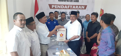 Ambil Formulir Pendaftaran Balon Bupati di DPC Gerindra Siak, Ini Harapan Alfedri 